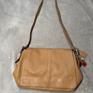 Vintage Coach Hampton tan leather flap crossbody bag
